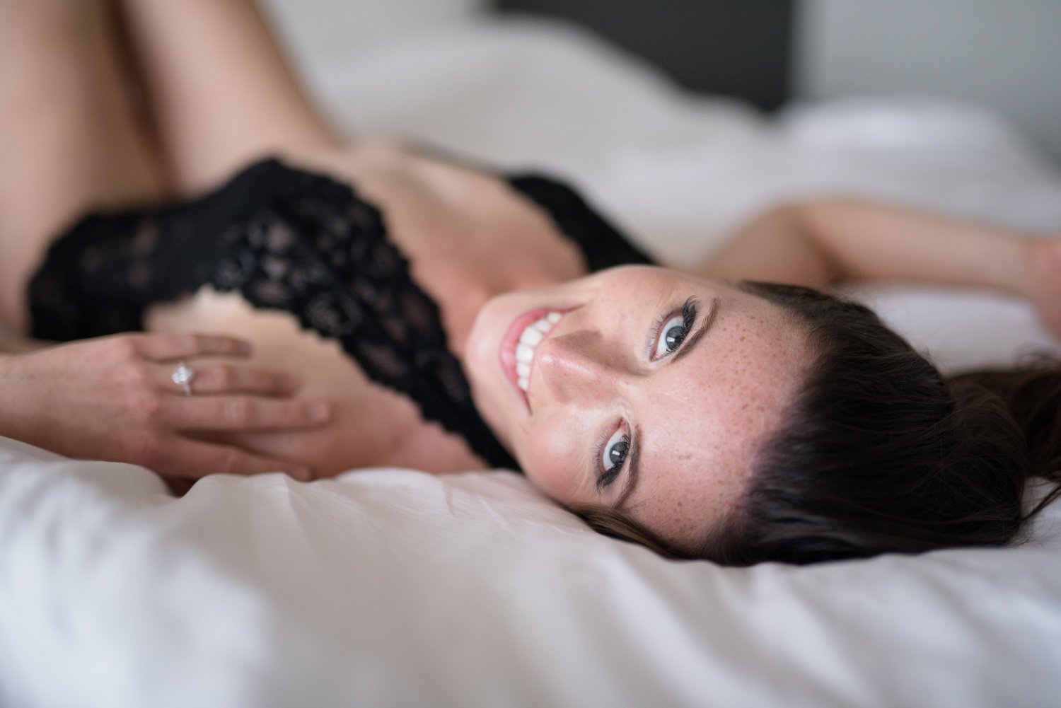 Shy Wife Amanda Works up the Courage to Show Her Tits in Boudoir Shoot Pt.2 #2QLDU5QB